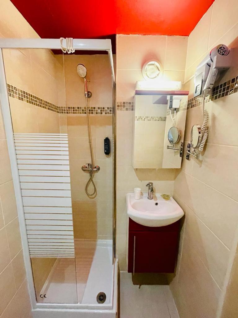 Hipotel Paris Gambetta Republique מראה חיצוני תמונה